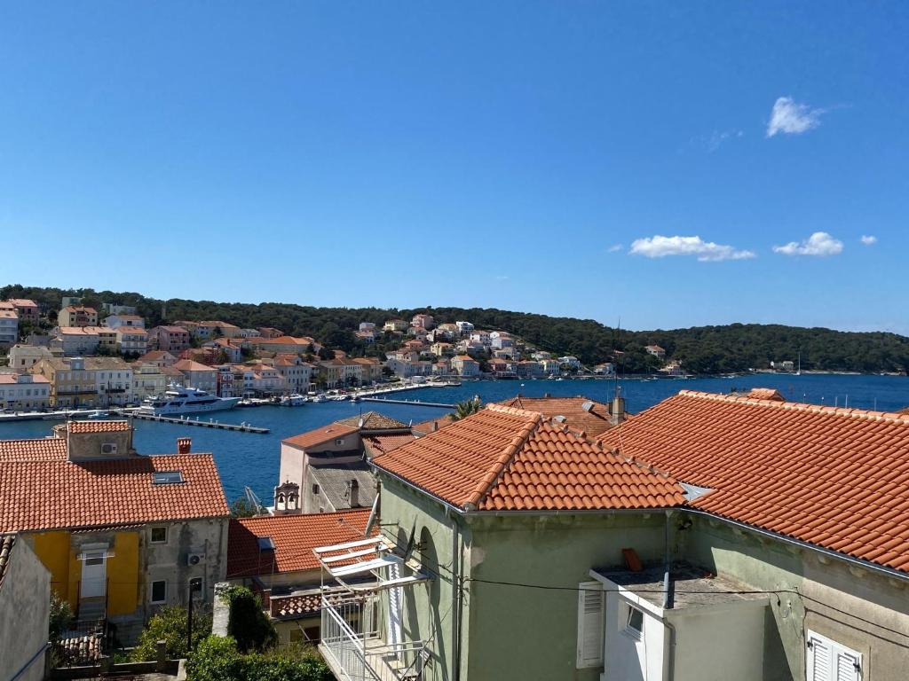 Spacious 2 storey apartment old town Mali Lošinj photo 2