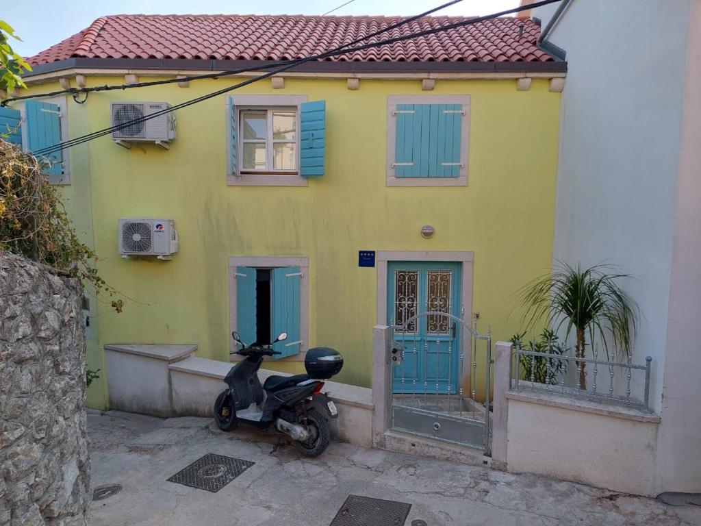 Spacious 2 storey apartment old town Mali Lošinj photo 4