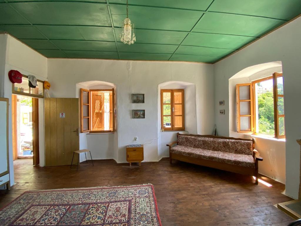 Shotgun Hostel photo 4