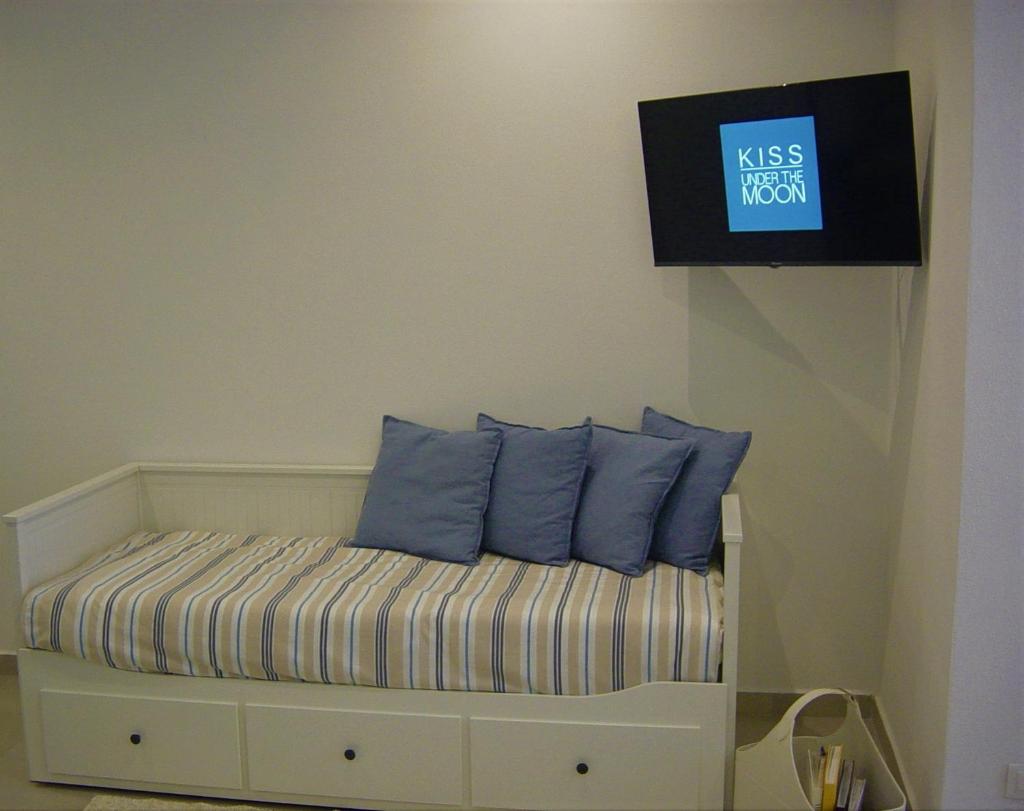 kissunderthemoonapartments photo 3