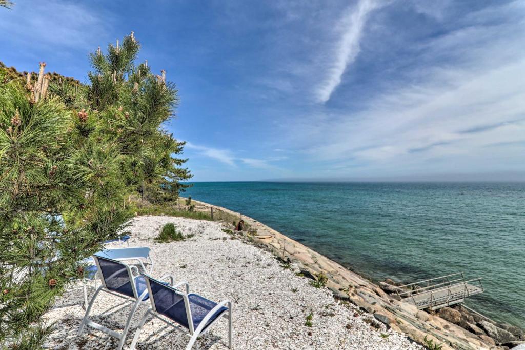 Breezy Cape Escape with Private Ocean Overlook!