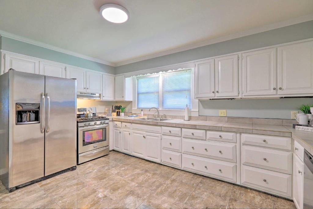 Cozy Jonesboro Abode with Yard - 18 Mi to Dtwn! photo 1