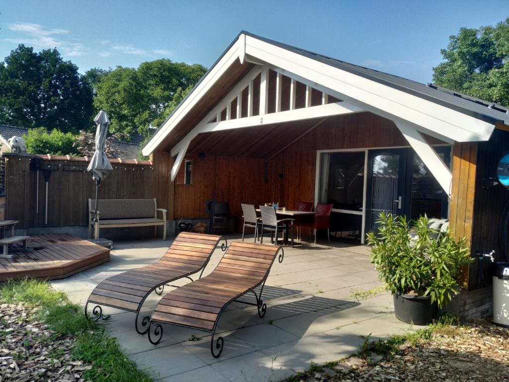Chalet "Het Biggetje" met hottub photo 2