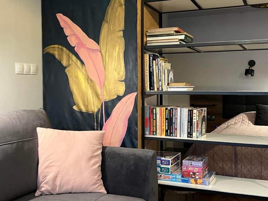 “ApartCalm - like at Home” – close to Subway - Tap to explore photos