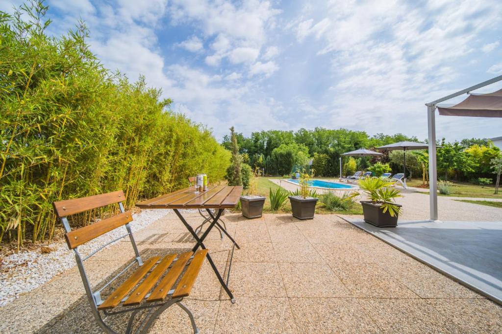 Villa Chiara with Private Pool and garden photo 4