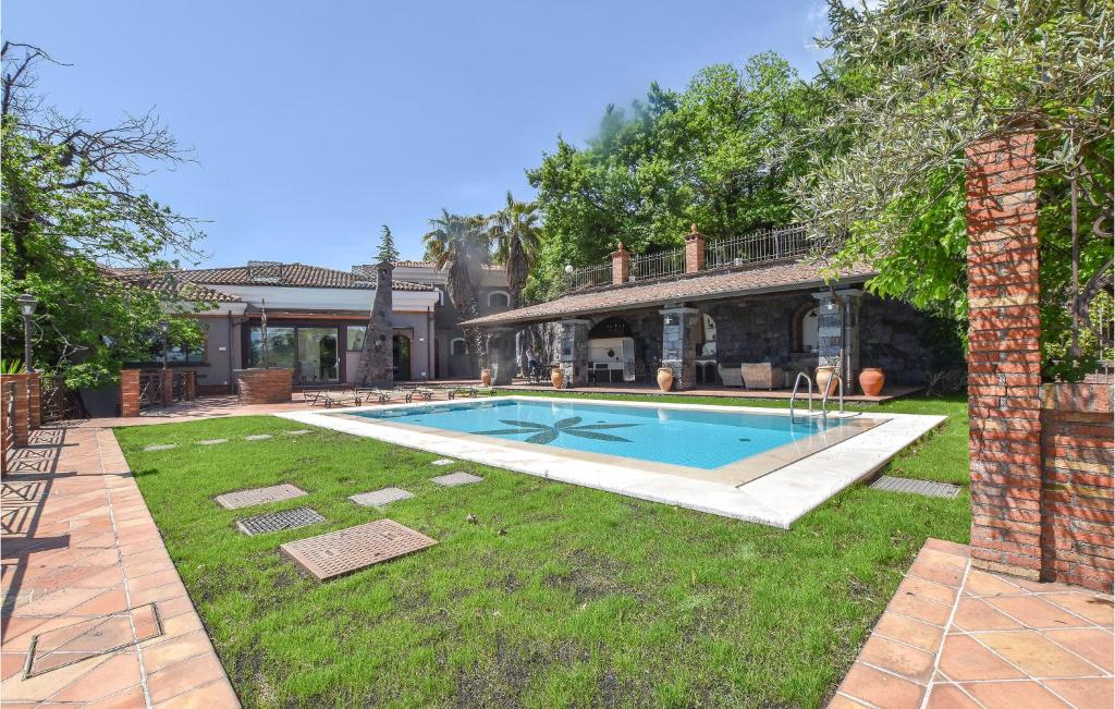 Stunning Home In Zafferana Etnea With Outdoor Swimming Pool, Private Swimming Pool And 5 Bedrooms