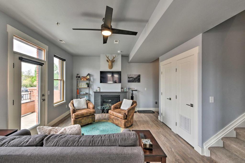 Spacious Dtwn Salida Condo with Balcony Hike and Fish photo 3