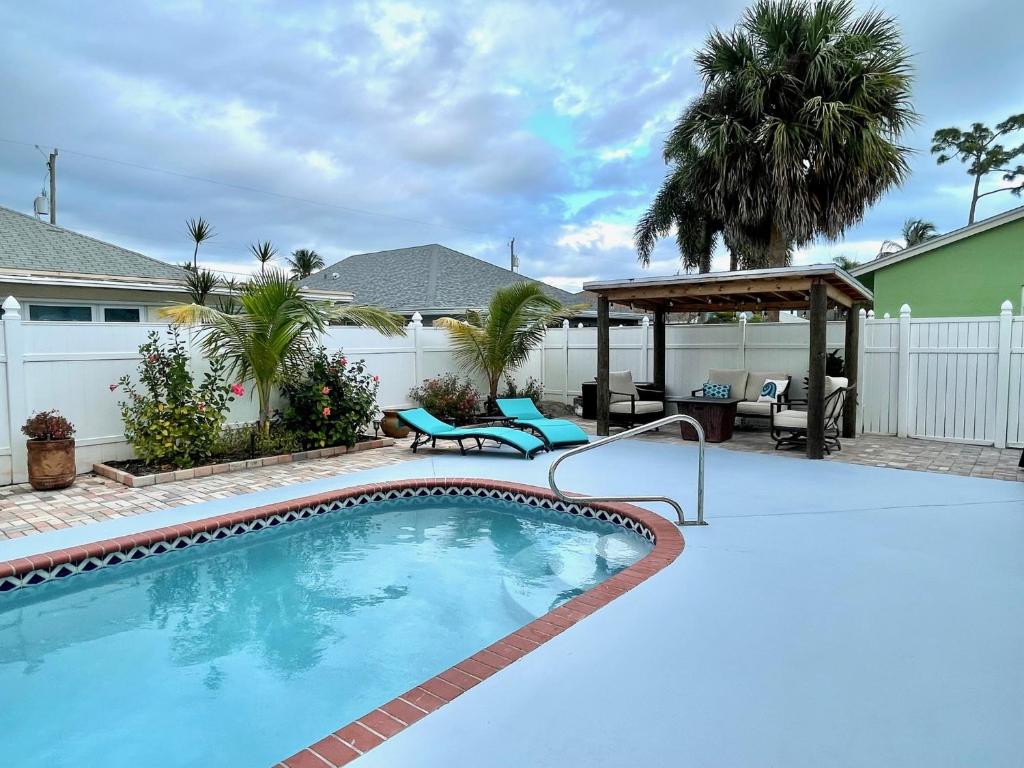 Perfect Family Vacation House with Private Pool photo 2