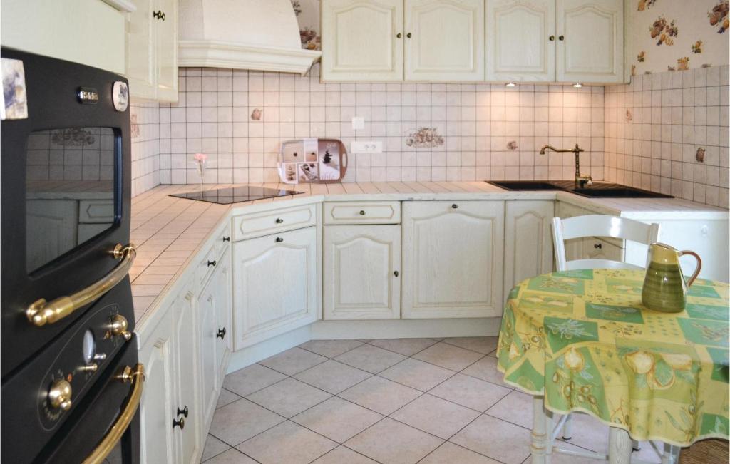 Amazing Home In Montignac-lascaux With 3 Bedrooms, Wifi And Outdoor Swimming Pool photo 4