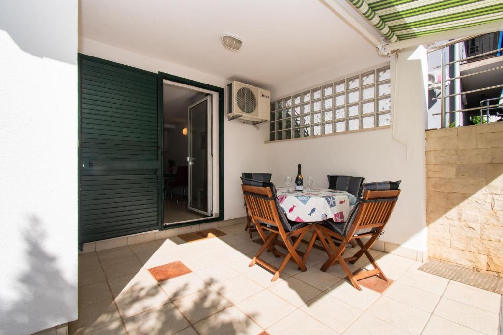 Apartment Pave by Zamalin beach photo 1