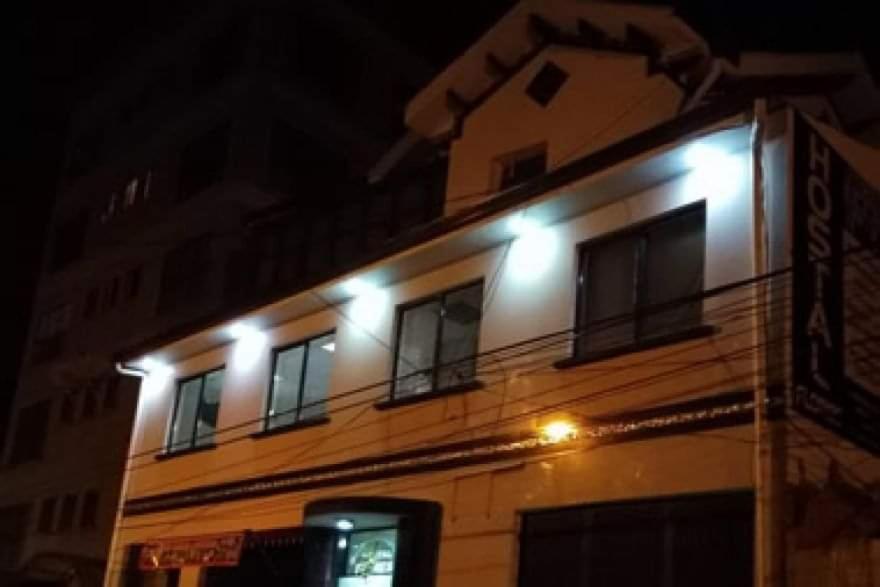 Hostal Flores photo 3