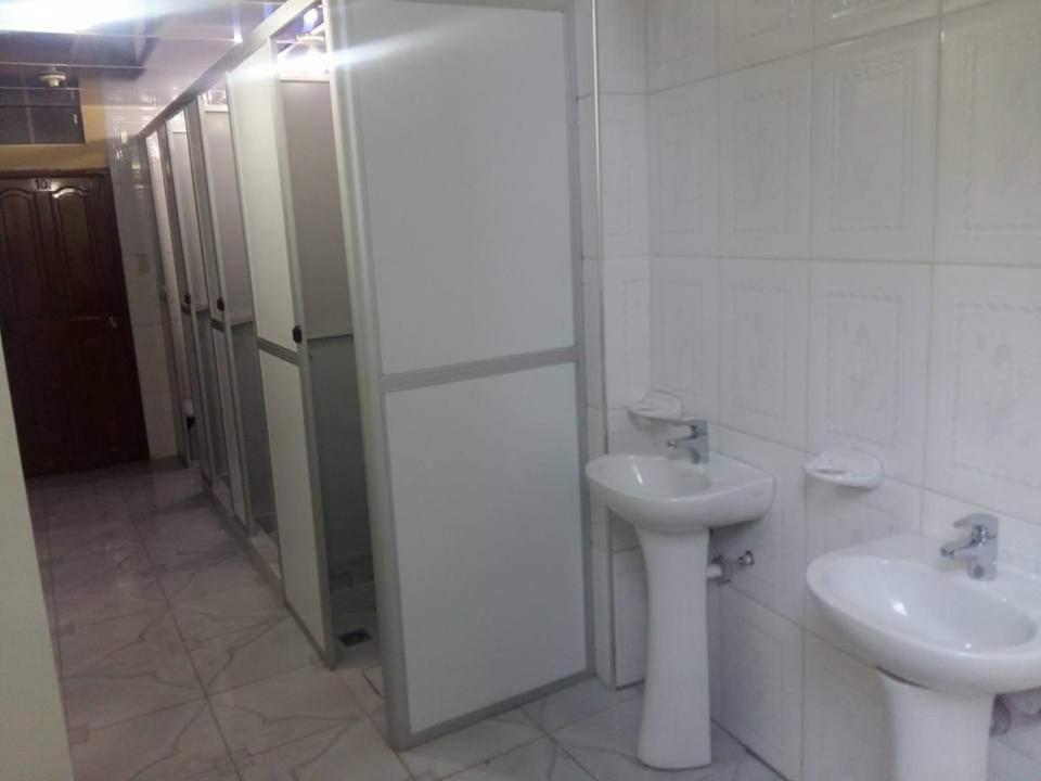 Hostal Flores photo 4