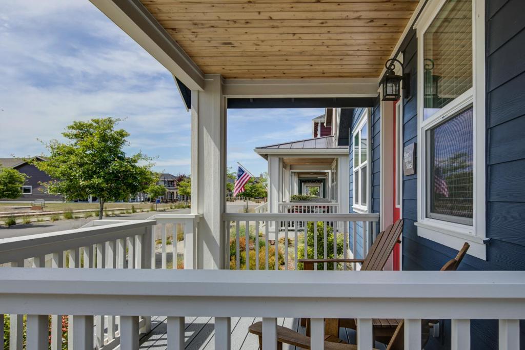 Starfish Cottage - Oyhut Bay Seaside Village photo 2