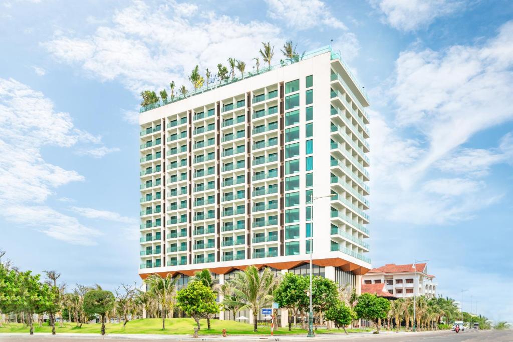 Sala Grand TuyHoa Hotel
