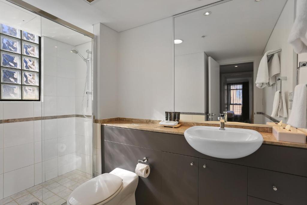 KOZYGURU Sydney CBD Amazing View 2 Bed Family Apartment NHA653-702 photo 4
