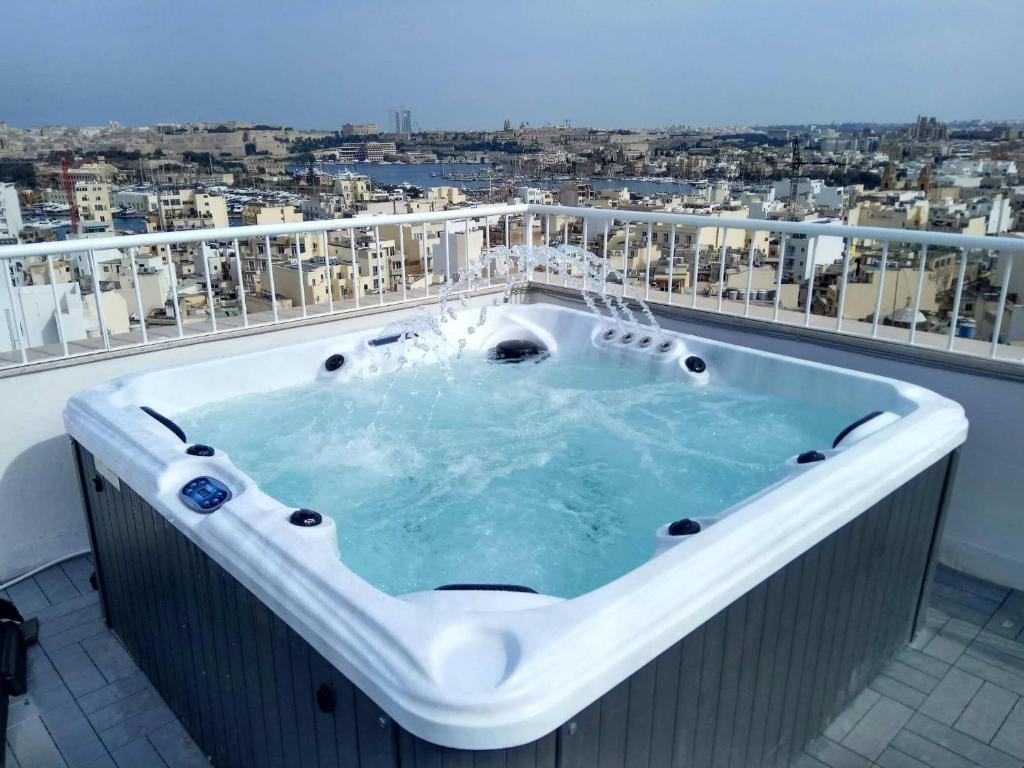 Wonderful apartments with shared jacuzzi and panorama rooftop photo 3