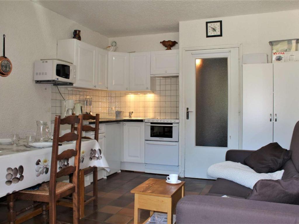 Appartement Risoul, 1 pièce, 4 personnes - FR-1-330-156 photo 1