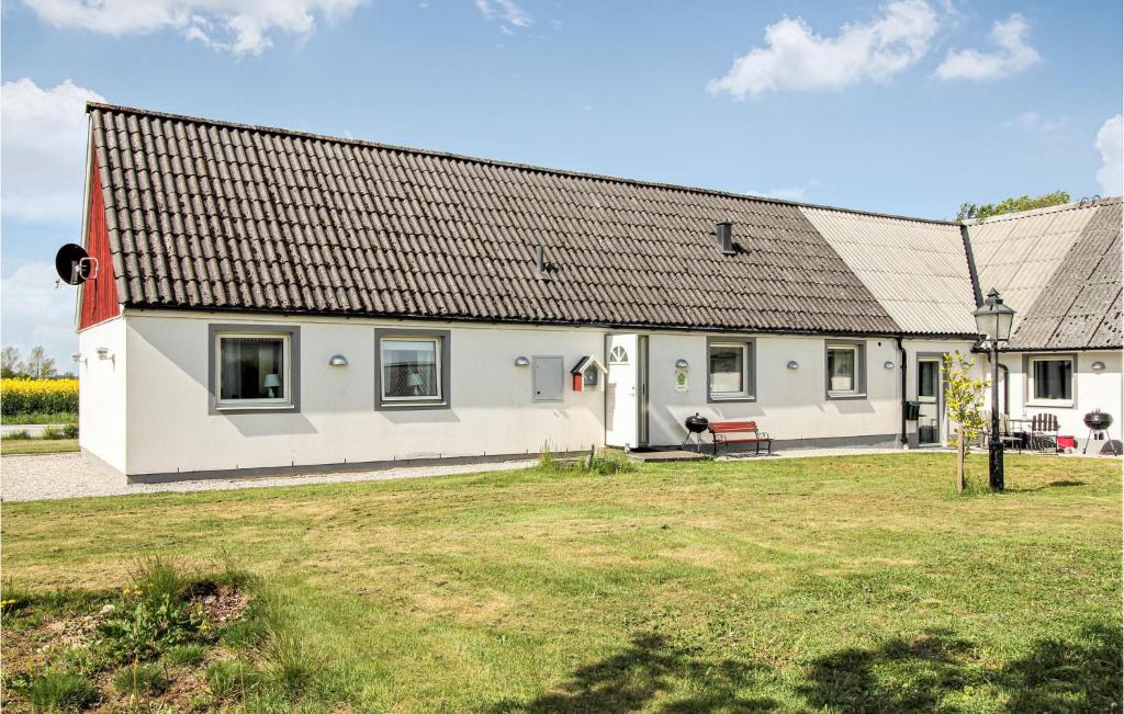 Stunning Home In Lberd With Wifi And 4 Bedrooms