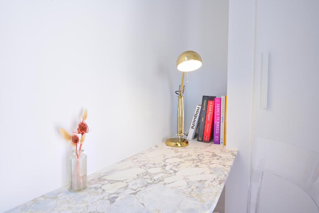 Duplex standing 7min➤Fontainebleau-INSEAD⎮45min➤Paris photo 3