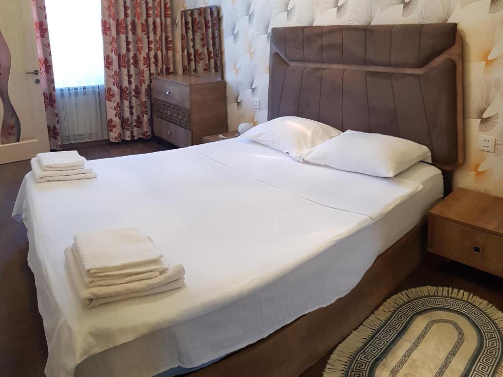 Central Baku Luxury Apartment on Nizami Street photo 4