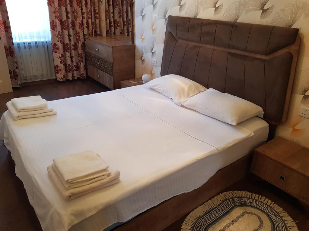 Central Baku Luxury Apartment on Nizami Street photo 3