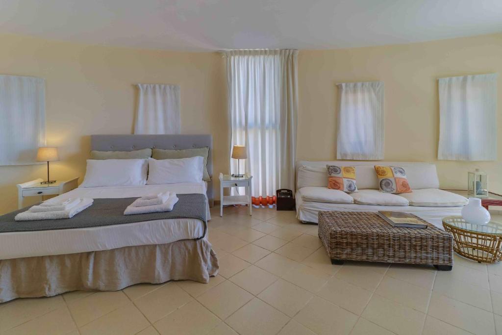 Black Diamond Beachfront Pool Villa Pasithea in Sounio, Athens photo 2