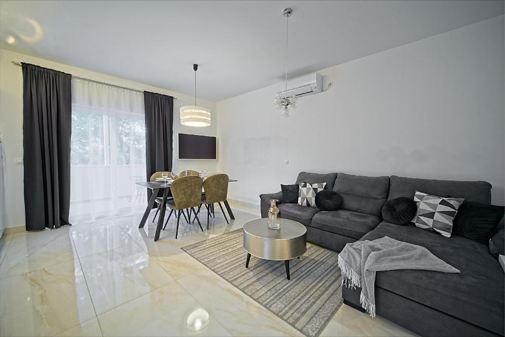 Blue apartment photo 2