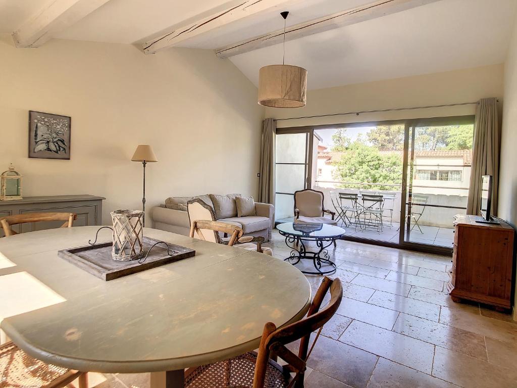 **LOVELY APARTMENT IN THE CASTLE OF LA REDORTE** photo 4