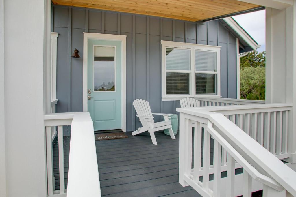 Sand Castle Cottage - Oyhut Bay Seaside Village photo 1