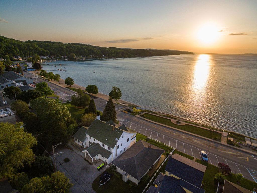 Inn at Beulah Beach on Crystal Lake image