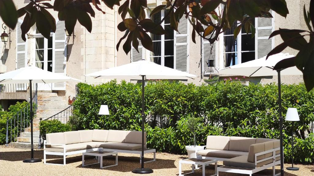 Château La Mothaye - self catering apartments with pool in the Loire Valley photo 3