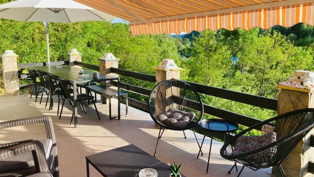 VILA GIGI, ideala pentru relaxare si distractie! photo 4