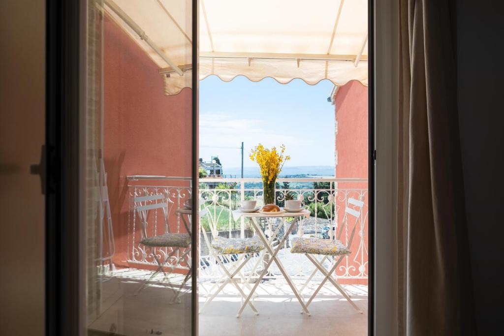 FONTE D'OLIO CONERO RELAIS