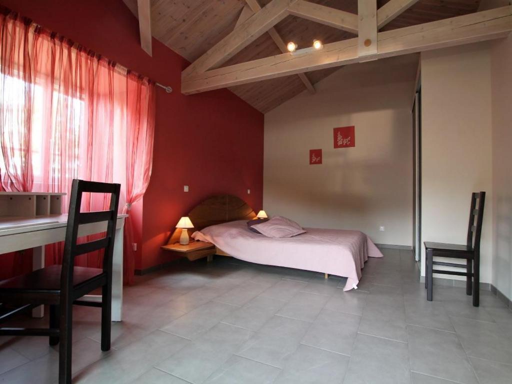 Gîte Saint-Just-prés-Brioude, 4 pièces, 6 personnes - FR-1-582-231 photo 4