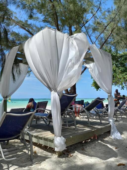 Villa verde Jamaica - Oceanview Getaway, Gated & Secured photo 3