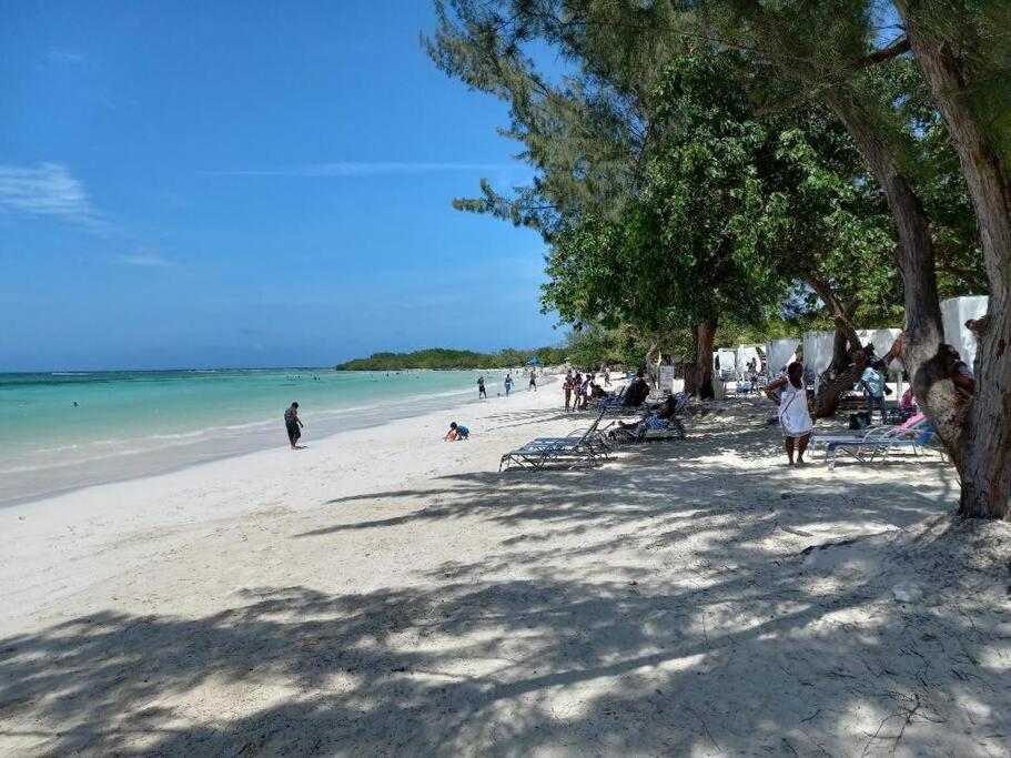 Villa verde Jamaica - Oceanview Getaway, Gated & Secured