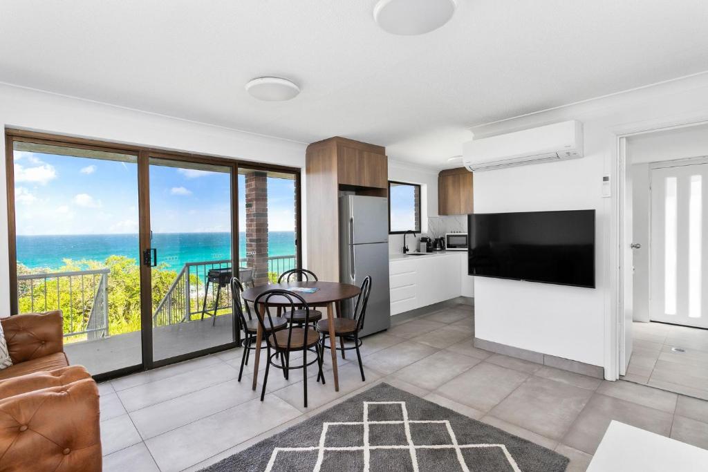 South Pacific Garden Apartment