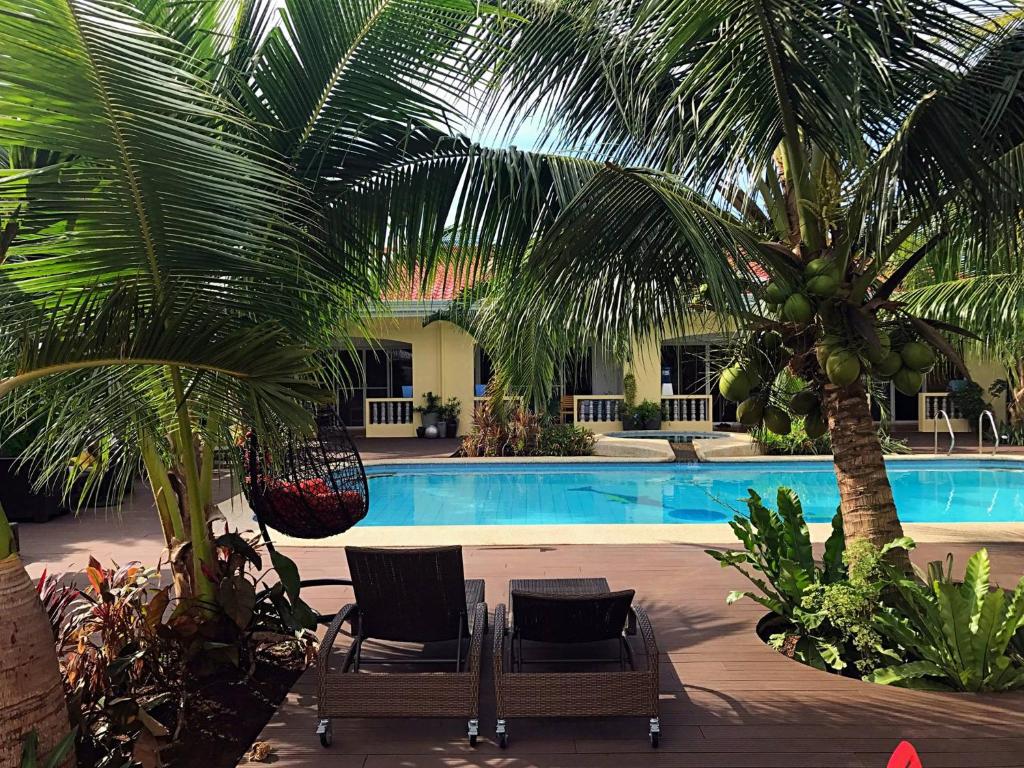 Nora's Place Boutique Resort - Tap to explore photos