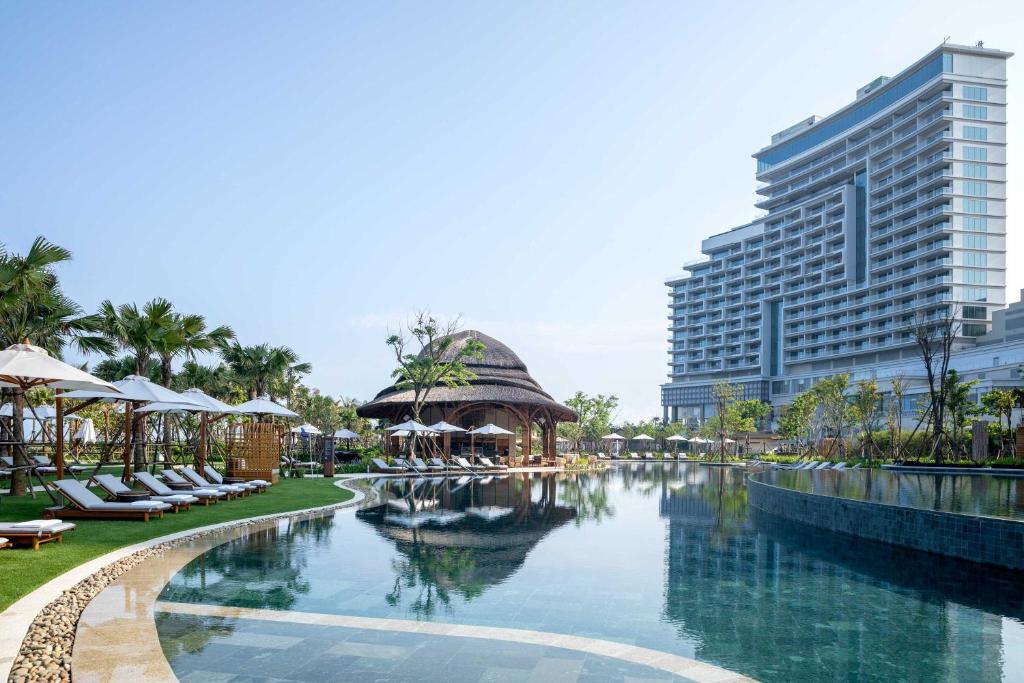 Hoiana Hotel & Suites
