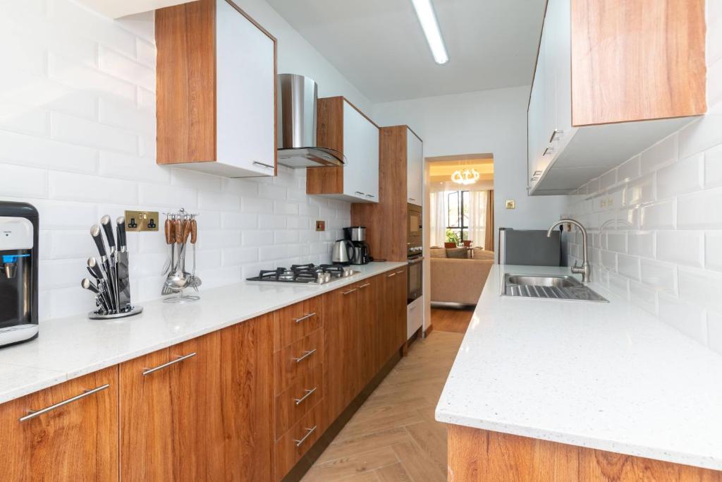 CySuites Apartment Hotel photo 4