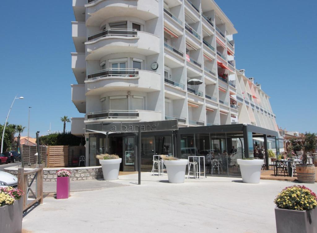 Studio climatisé tout confort à 2 pas de la mer avec parking privé photo 2