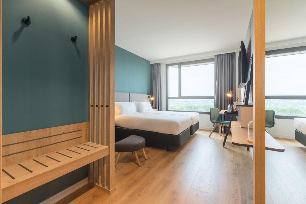 Holiday Inn Barcelona - Sant Cugat, an IHG Hotel photo 4