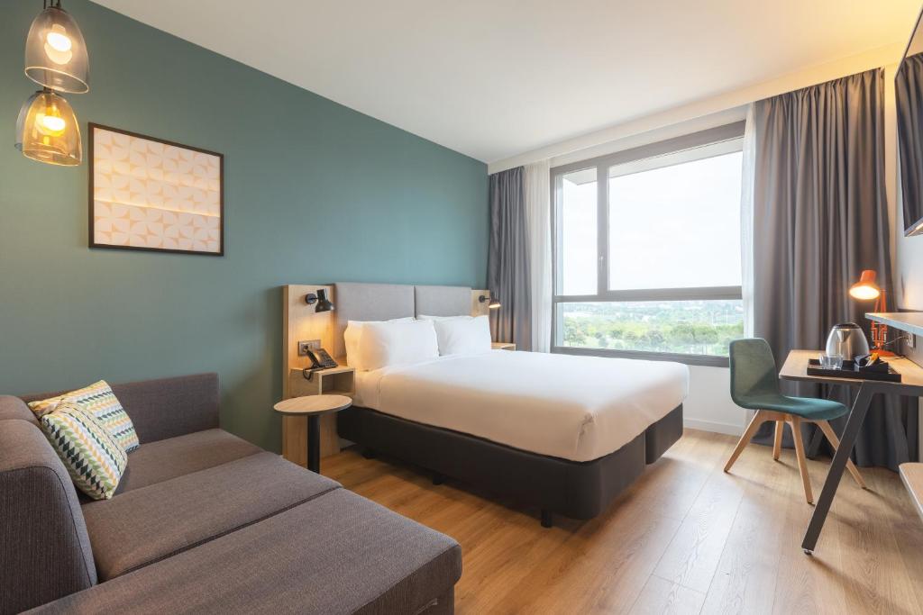 Holiday Inn Barcelona - Sant Cugat, an IHG Hotel photo 1