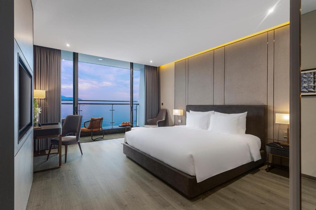 Le Sands Oceanfront Danang Hotel