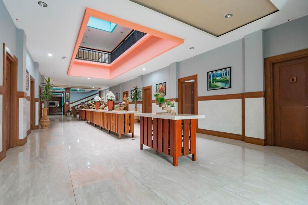 Sans Hotel Budaya Cirebon photo 3