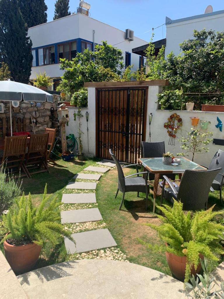 Arden's House photo 3