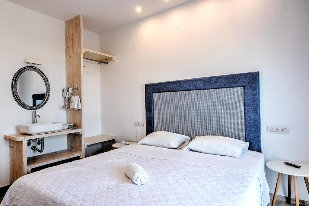 Anamar Santorini photo 2
