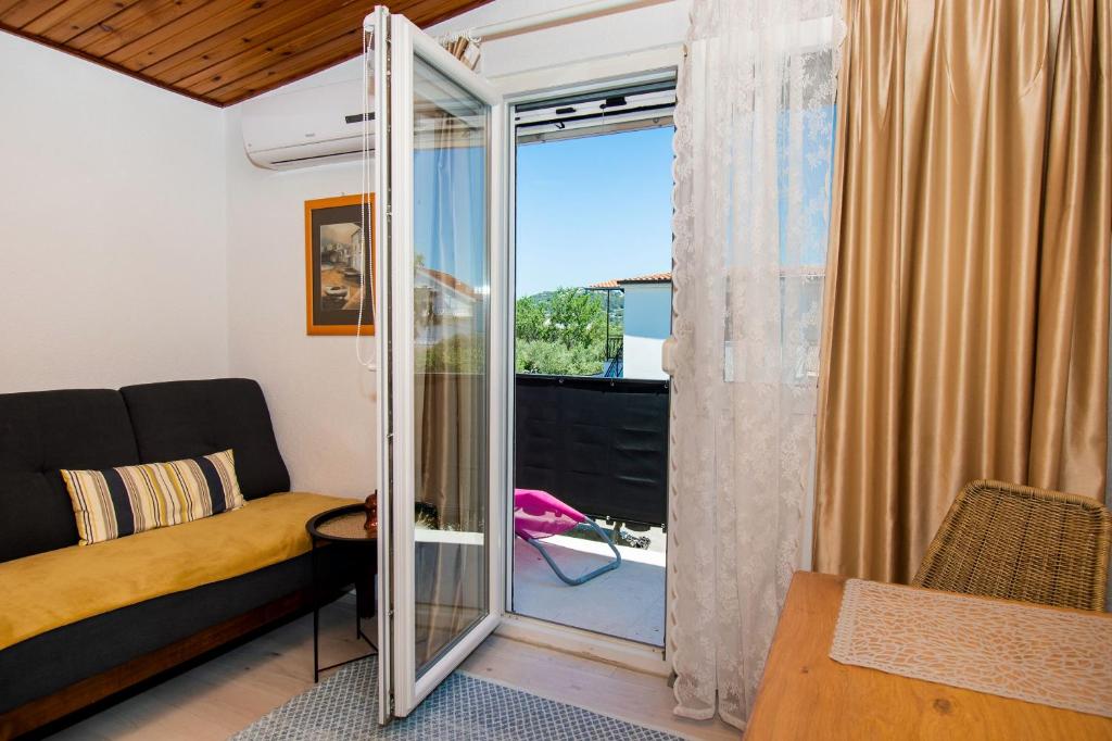 Apartments Snjezana photo 3