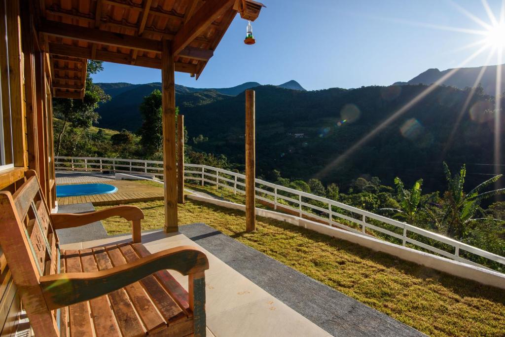 Recanto Águas Nascentes - Casa na serra com piscina e cachoeira no quintal!! photo 1