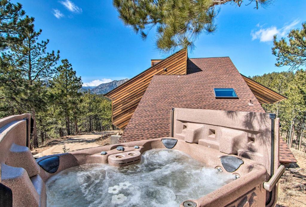 Luxe Boulder Barrett House on Mtn Peak with Hot Tub photo 1